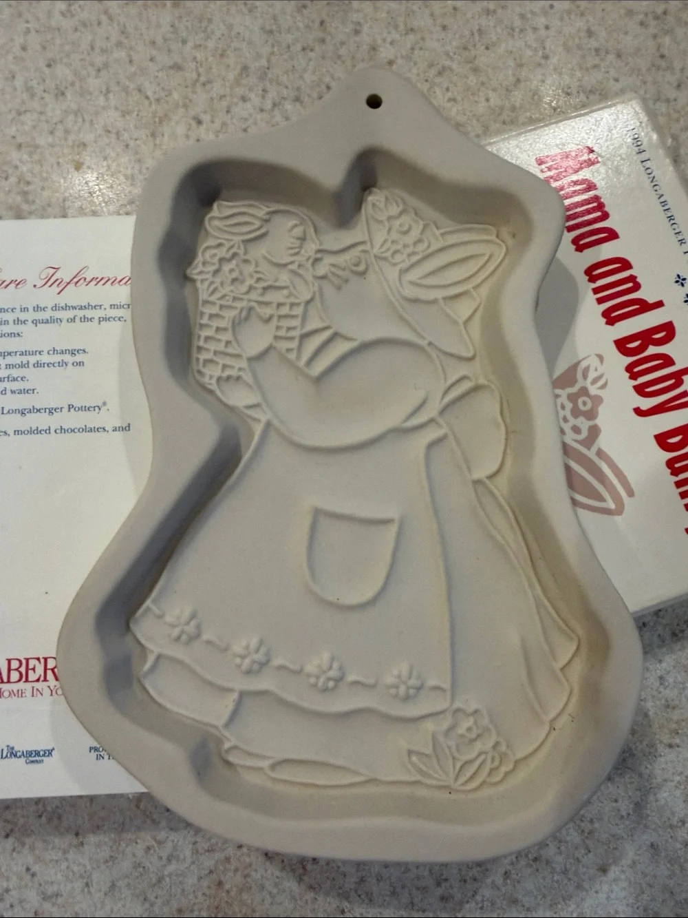 Mama and Baby Bunny Ceramic Mold - Beige vintage Longaberger Pottery